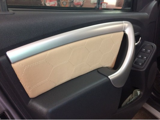 Перетяжка дверных карт