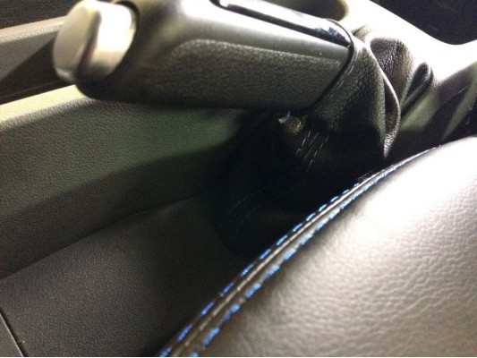 Перетяжка рычага и чехла КПП